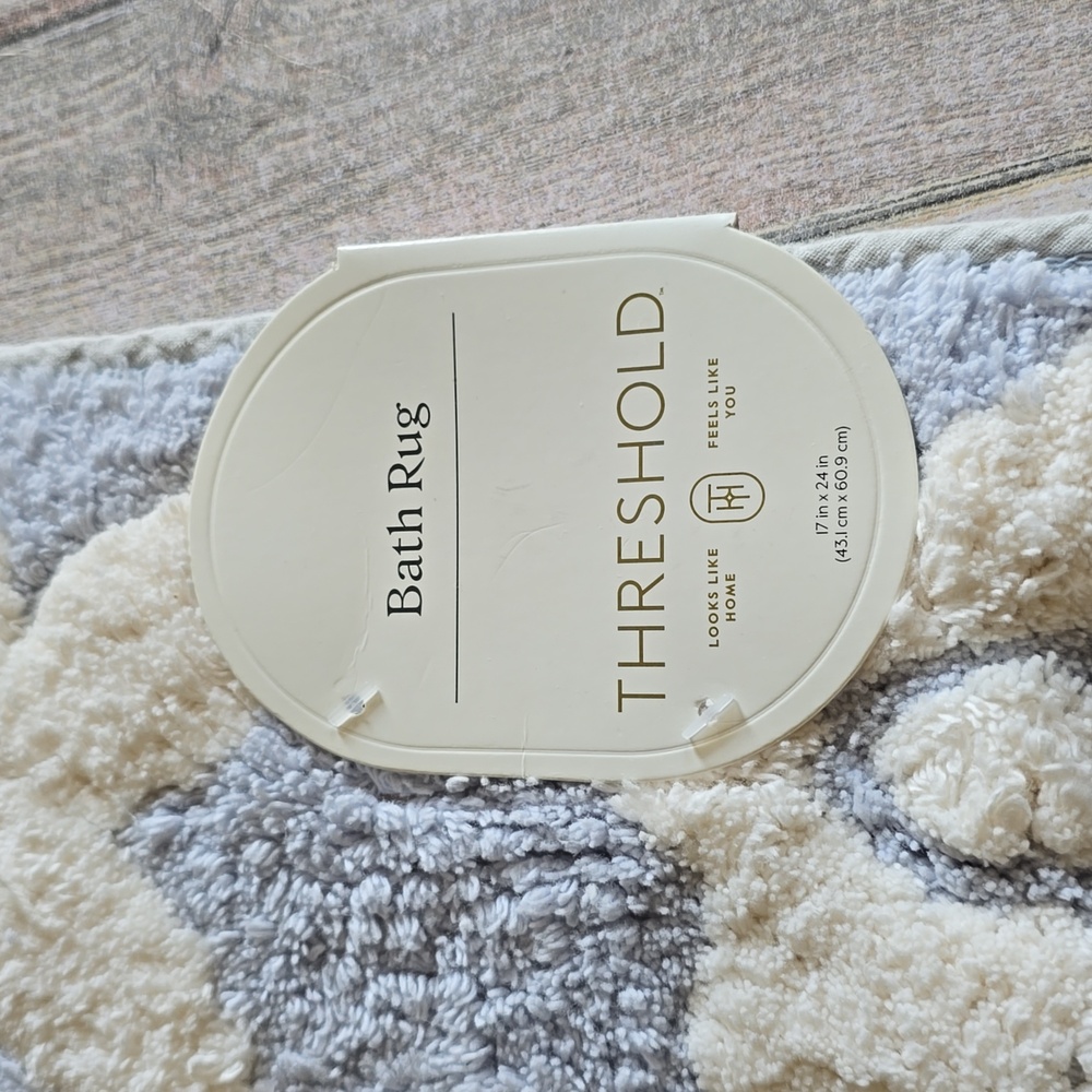 Threshold Bath Rug Rabbit floral 17×24 - Picture 2 of 6